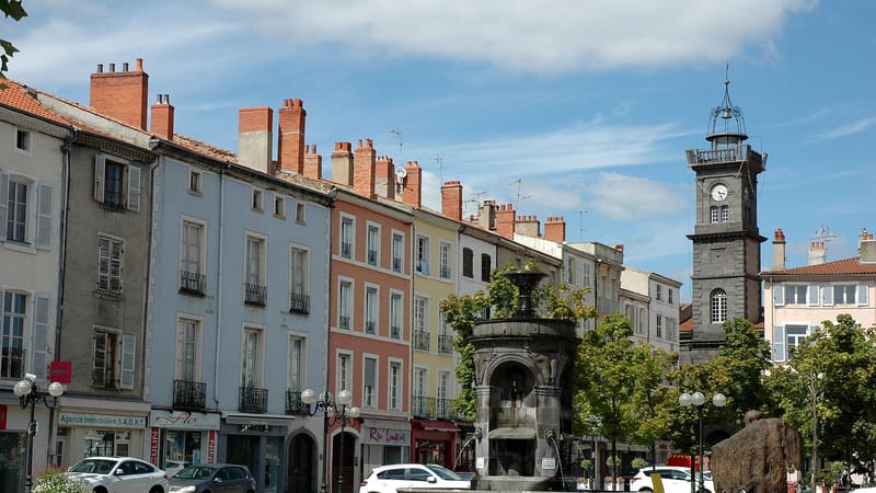 Issoire — France Auvergne Rhone Alpes 63 Issoire tour horloge 01