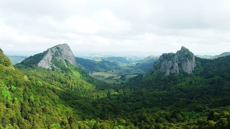 Rochefort-Montagne — Roches Tuilière et Sanadoire (1)