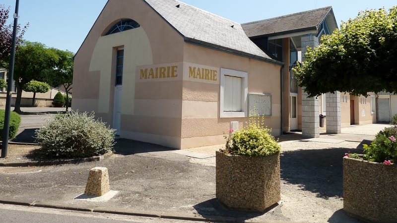 Bordes — La mairie de Ousse