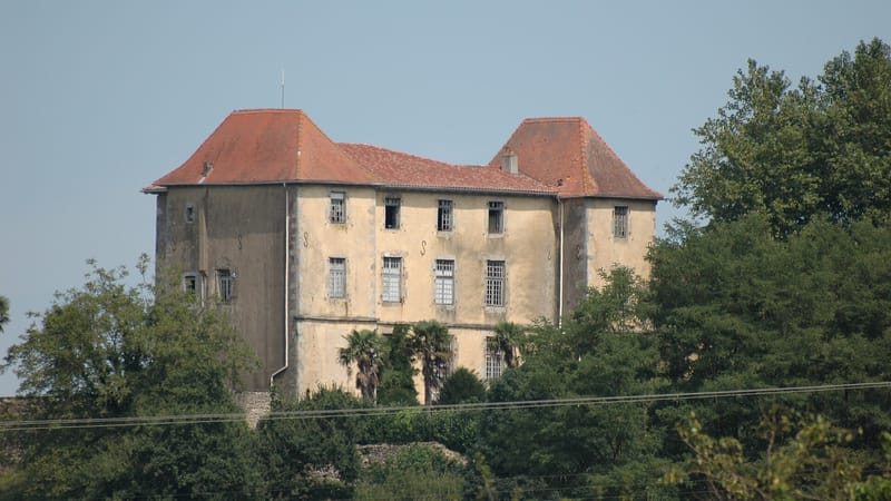 Hasparren — Mendionde Chateau