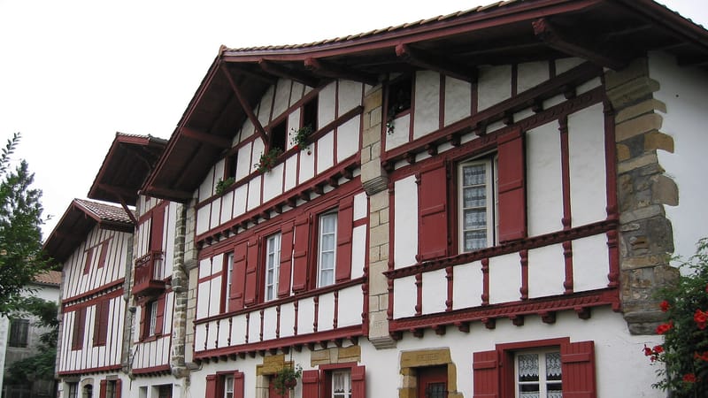 Ustaritz — Ustaritz Façades basques