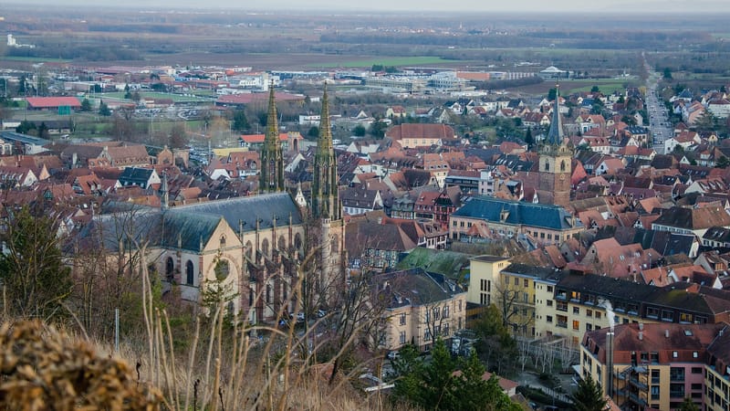 Obernai — Le centre d'Obernai hivernal depuis le mont national