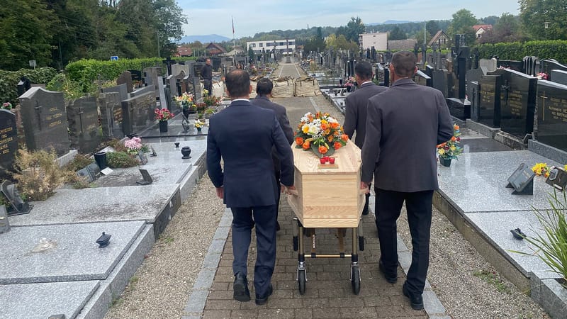 Brunstatt-Didenheim — Agents des pompes funebres