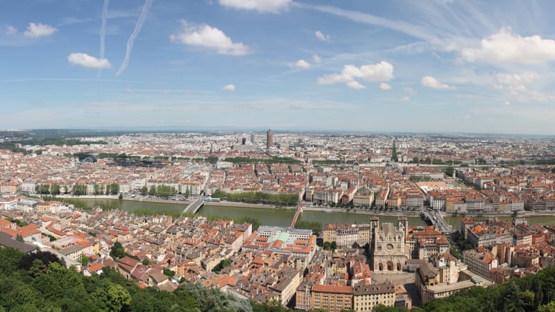 69123 — 01. Panorama de Lyon pris depuis le toit de la Basilique de Fourvière