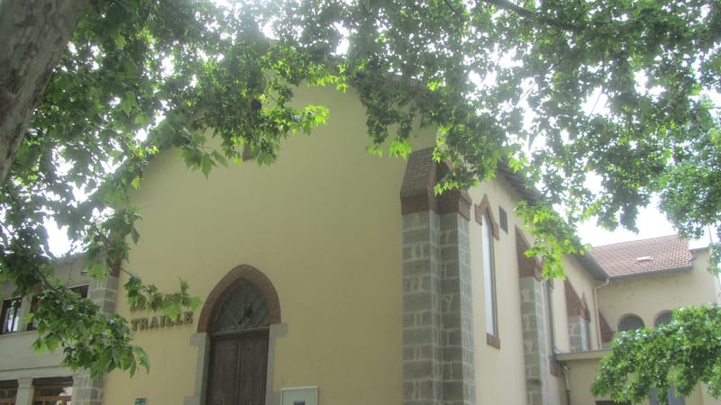 Oullins-Pierre-Bénite — Ancienne église Saint JM Vianney