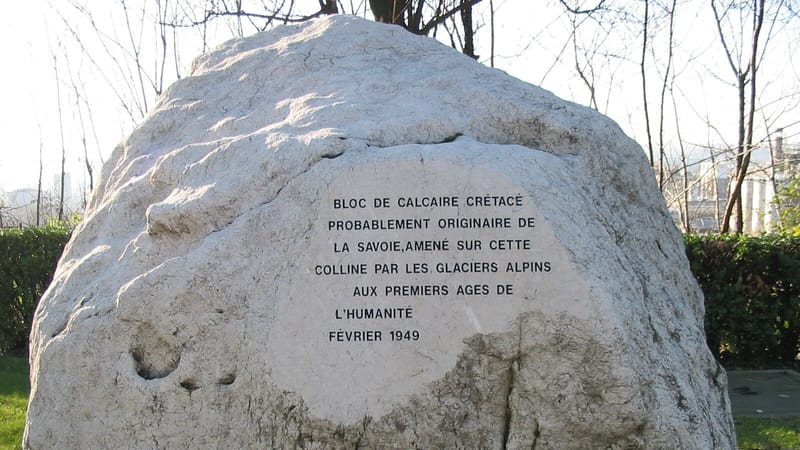 Saint-Fons — Bloc de calcaire région lyonnaise