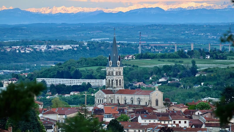 Saint-Genis-Laval — Église St-Genest