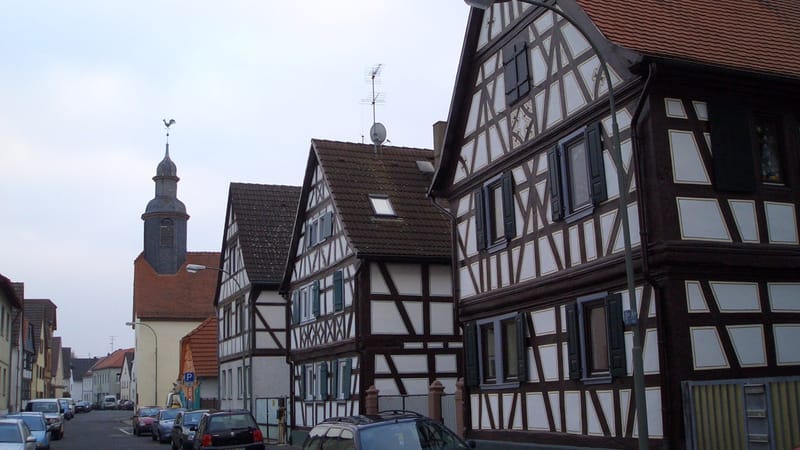 Saint-Priest — Ev-Kirche-Ortskern20060121