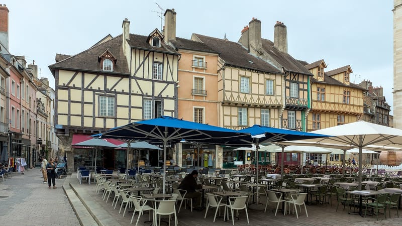 Chalon-sur-Saône — Chalon-sur-Saône - Place Saint-Vincent - 01