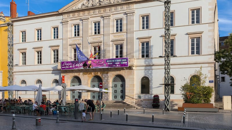 Chalon-sur-Saône — Chalon-sur-Saône - Hôtel de Ville