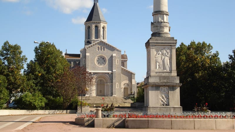 Montceau-les-Mines — Montceau L'église 1