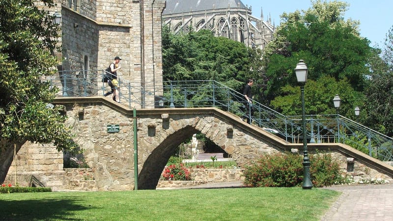 Le Mans — Vue Cathédrale Jardins Pierre de Ronsard