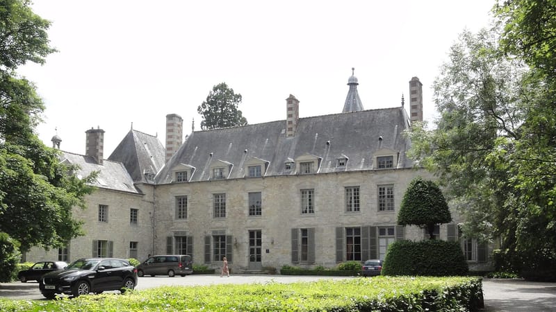 Saint-Paterne - Le Chevain — Saint-Paterne (Sarthe) château (01)