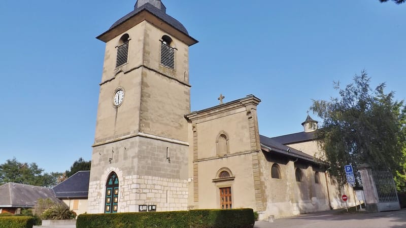 La Motte-Servolex — Église Saint-Jean-Baptiste de La Motte-Servolex en 2016 (côté)