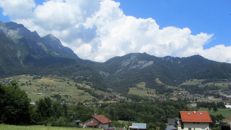 Ugine — L'adret d'Ugine vue générale depuis Outrechaise