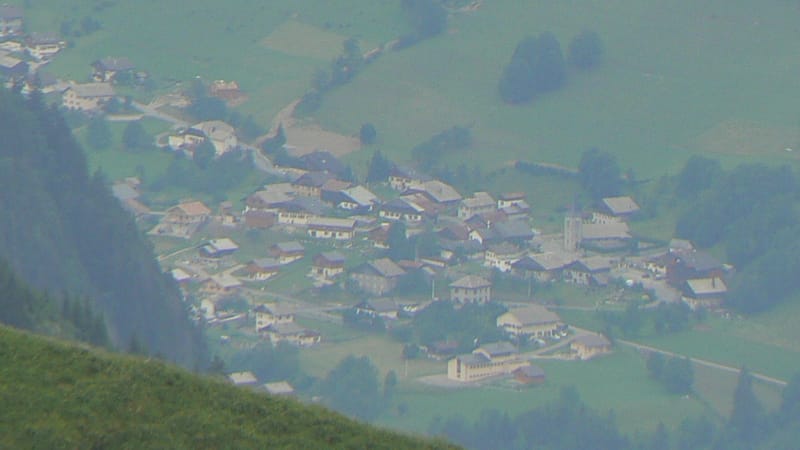 Abondance — Bonnevaux vue depuis montagne de Pelluaz