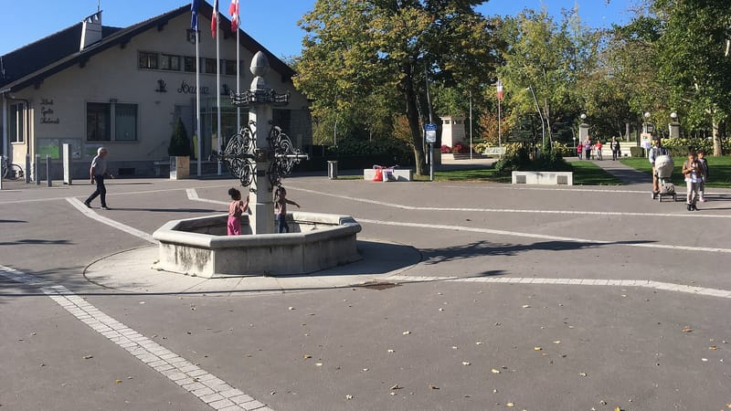 Ambilly — Ambilly place mairie