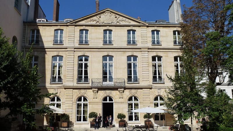 Paris 7e Arrondissement — Hotel d'Avaray (Paris) - Résidence de l'Ambassadeur des Pays-Bas en France