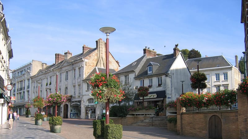 Bolbec — Rue semi-piétonne N°1
