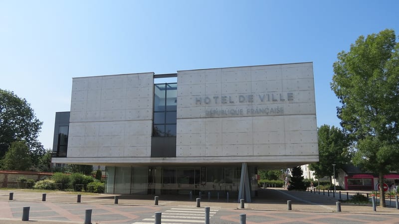 Franqueville-Saint-Pierre — Franqueville-Saint-Pierre - mairie 01