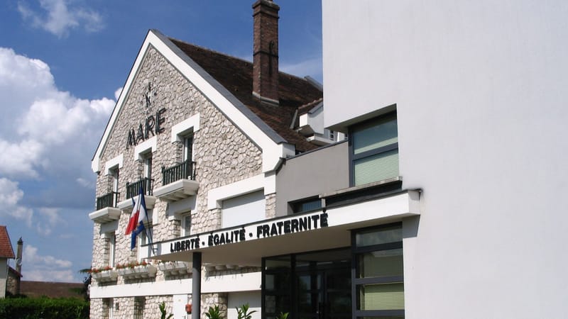Champagne-sur-Seine — Samoreau - Town hall