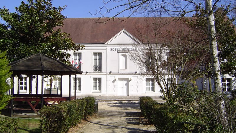 Lognes — Lognes (entrée de l'ancien hôtel-de-ville)