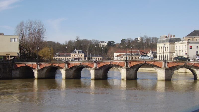 Meaux — Le pont du Marché