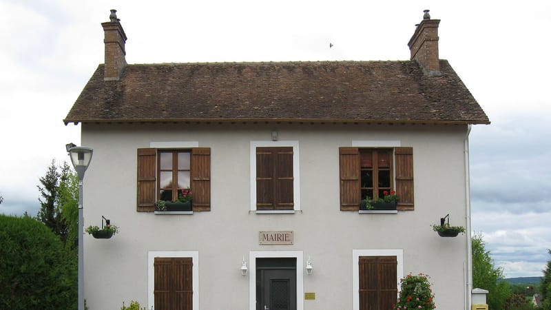 Nemours — Darvault mairie