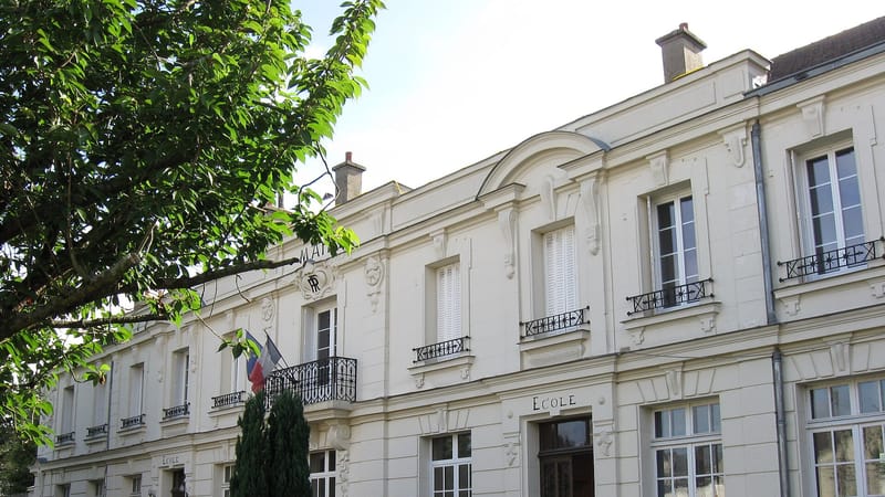 Tournan-en-Brie — Favières mairie