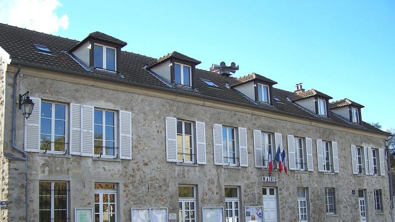 Buc — Les Loges-en-Josas Mairie