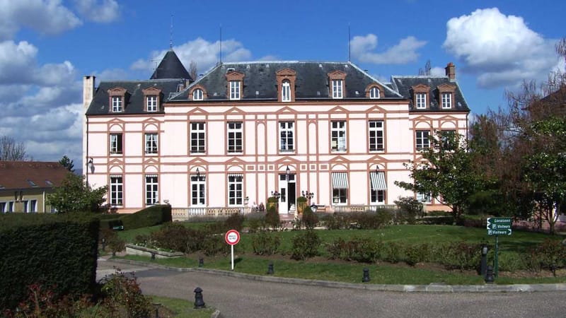 Chambourcy — Chambourcy Château