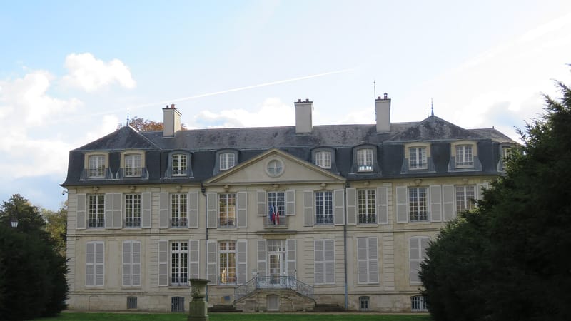 Flins-sur-Seine — L1391 - Mairie de Flins-sur-Seine