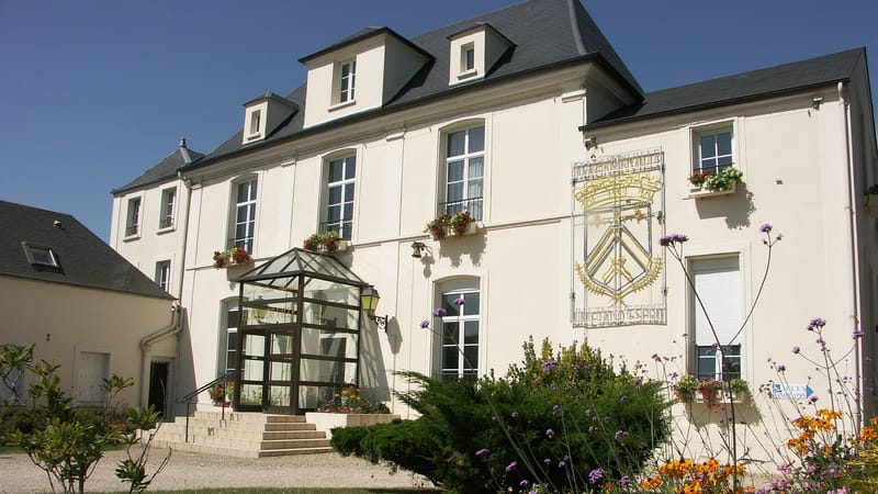 Magnanville — Mairie de Magnanville (1)