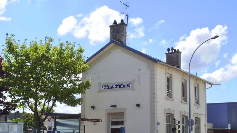 Mantes-la-Ville — Gare de Mantes-Station 01