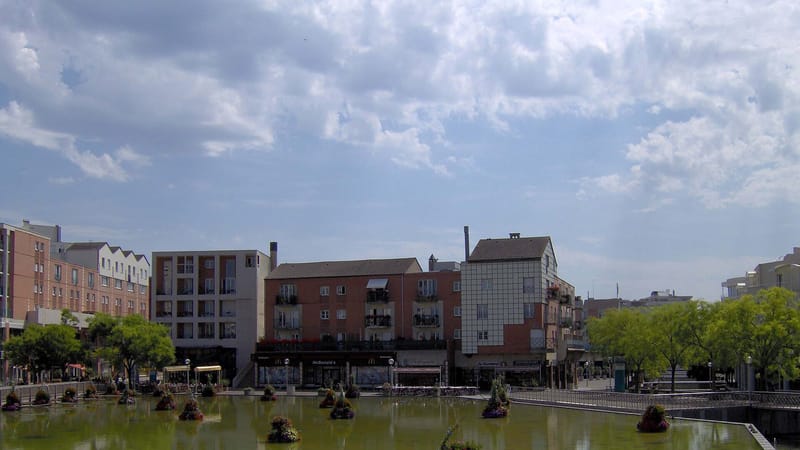 Montigny-le-Bretonneux — Montigny le Bx Centre commerciale