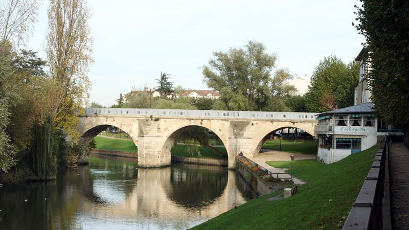 Poissy — Poissy - Ancien pont01