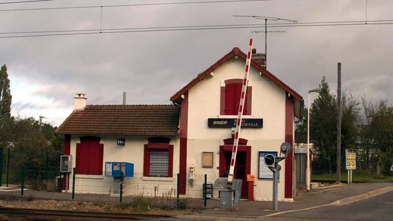 Porcheville — Issou - Gare01