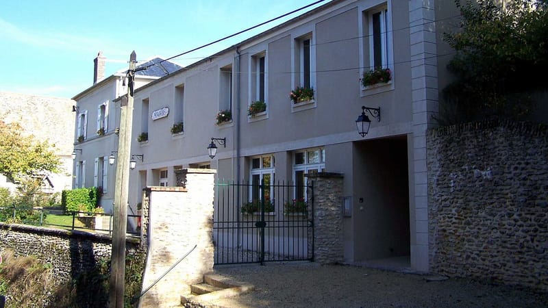 La Queue-les-Yvelines — Grosrouvre Mairie