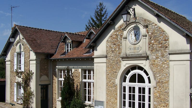 La Queue-les-Yvelines — Millemont Mairie