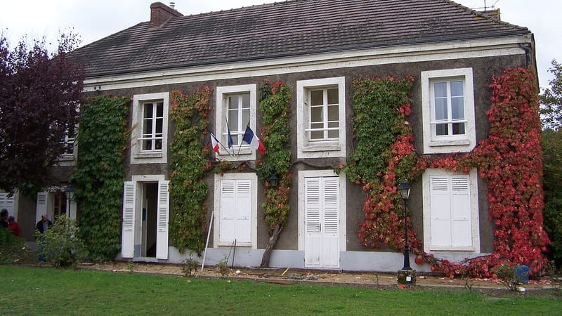 Le Tremblay-sur-Mauldre — Bazoches-sur-Guyonne Mairie
