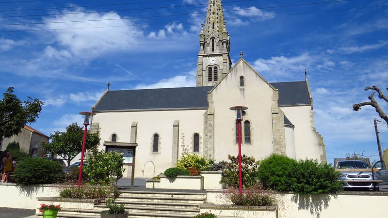 Bressuire — Église Notre-Dame de Coulonges-Thouarsais