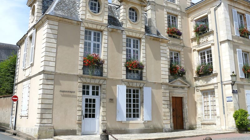 Saint-Maixent-l'École — Saint-Maixent-l'Ecole - Hôtel de ville