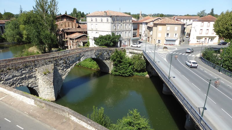 Graulhet — New and old bridges in Graulhet, France