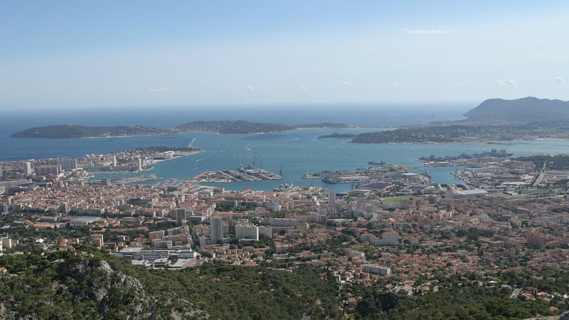 Toulon — Petite rade de Toulon (vue du Mont Faron)