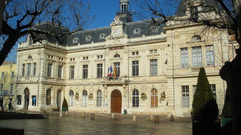 Bollène — 84 - Bollène mairie
