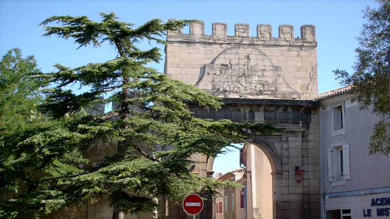 Monteux — PorteAvignonMonteux