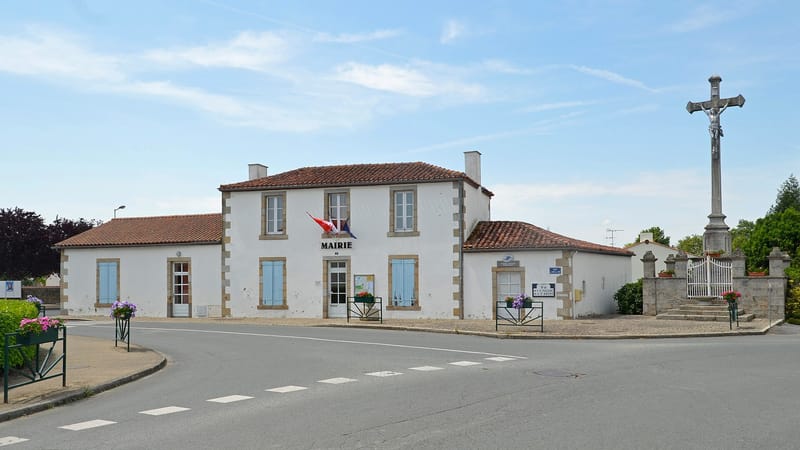 Les Herbiers — Vendrennes - Mairie