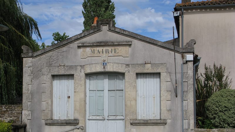 Mareuil-sur-Lay-Dissais — Moutiers-sur-le-Lay - Ancienne mairie