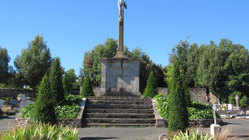 Saint-Laurent-sur-Sèvre — Croix du cimetière (Saint-Laurent-sur-Sèvre)