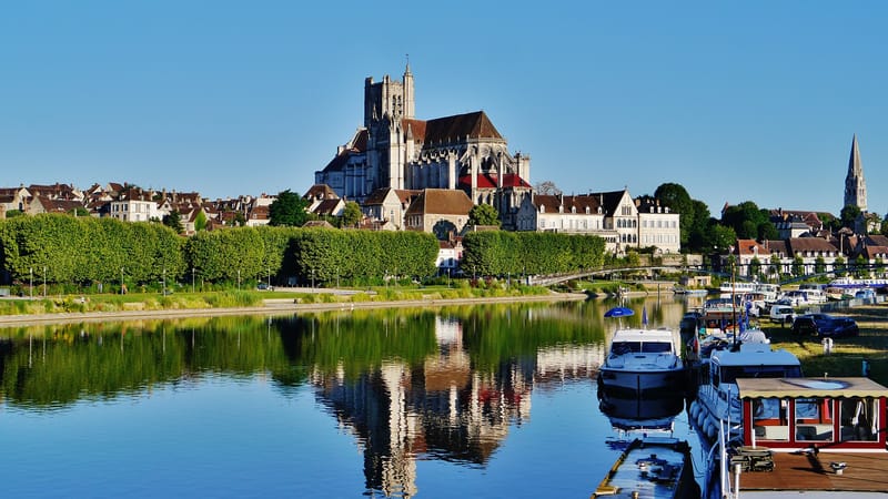 Auxerre — Auxerre Stadtpanorama vom Pont Paul Bert 5